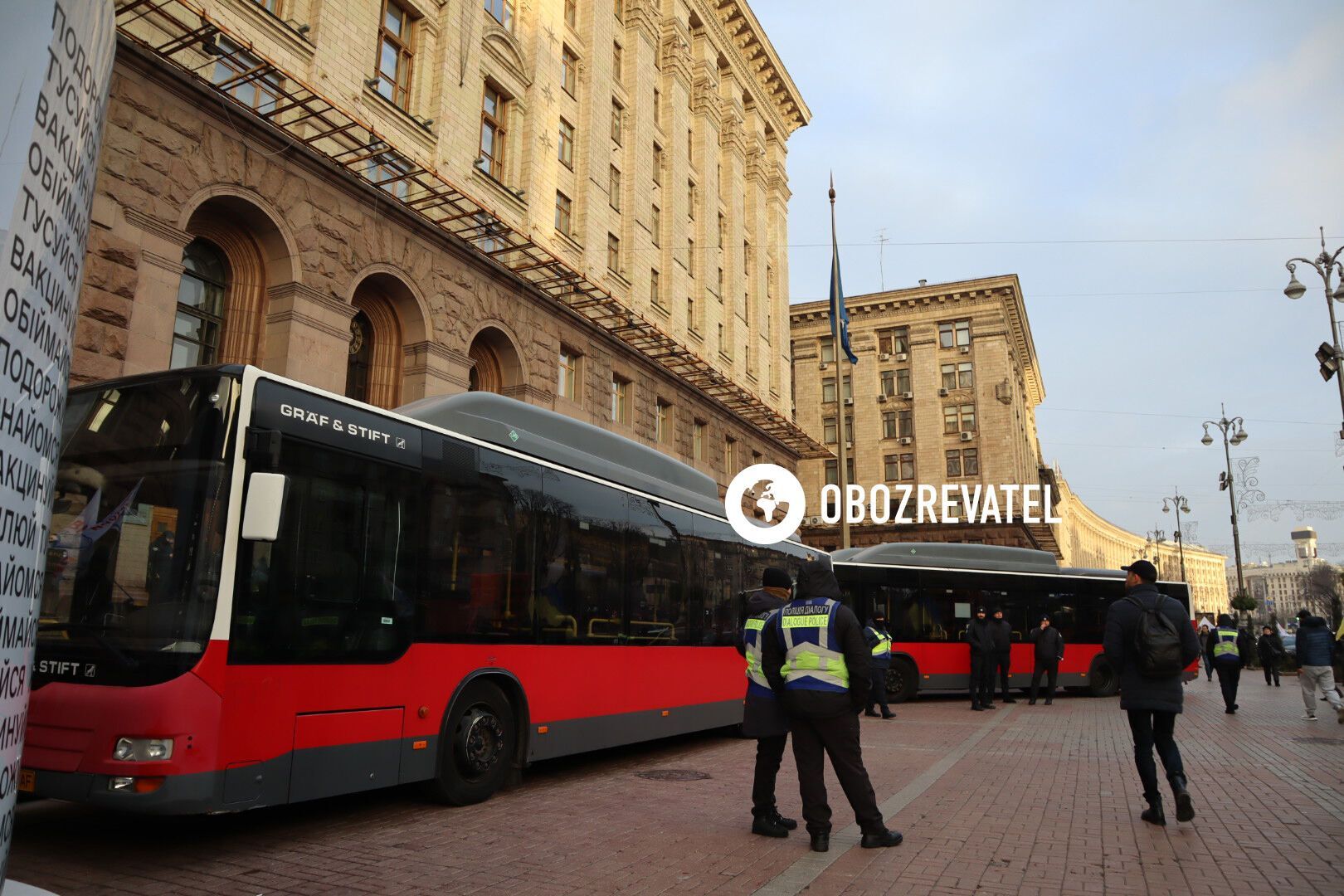 Автобуси оснащені датчиками пасажиропотоку.