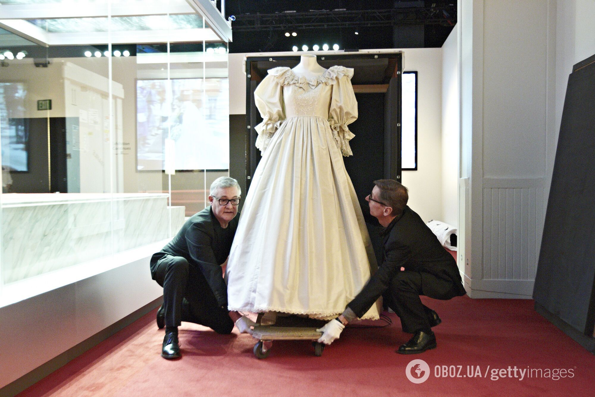 Сукня, яку Діана Спенсер одягла на своє весілля