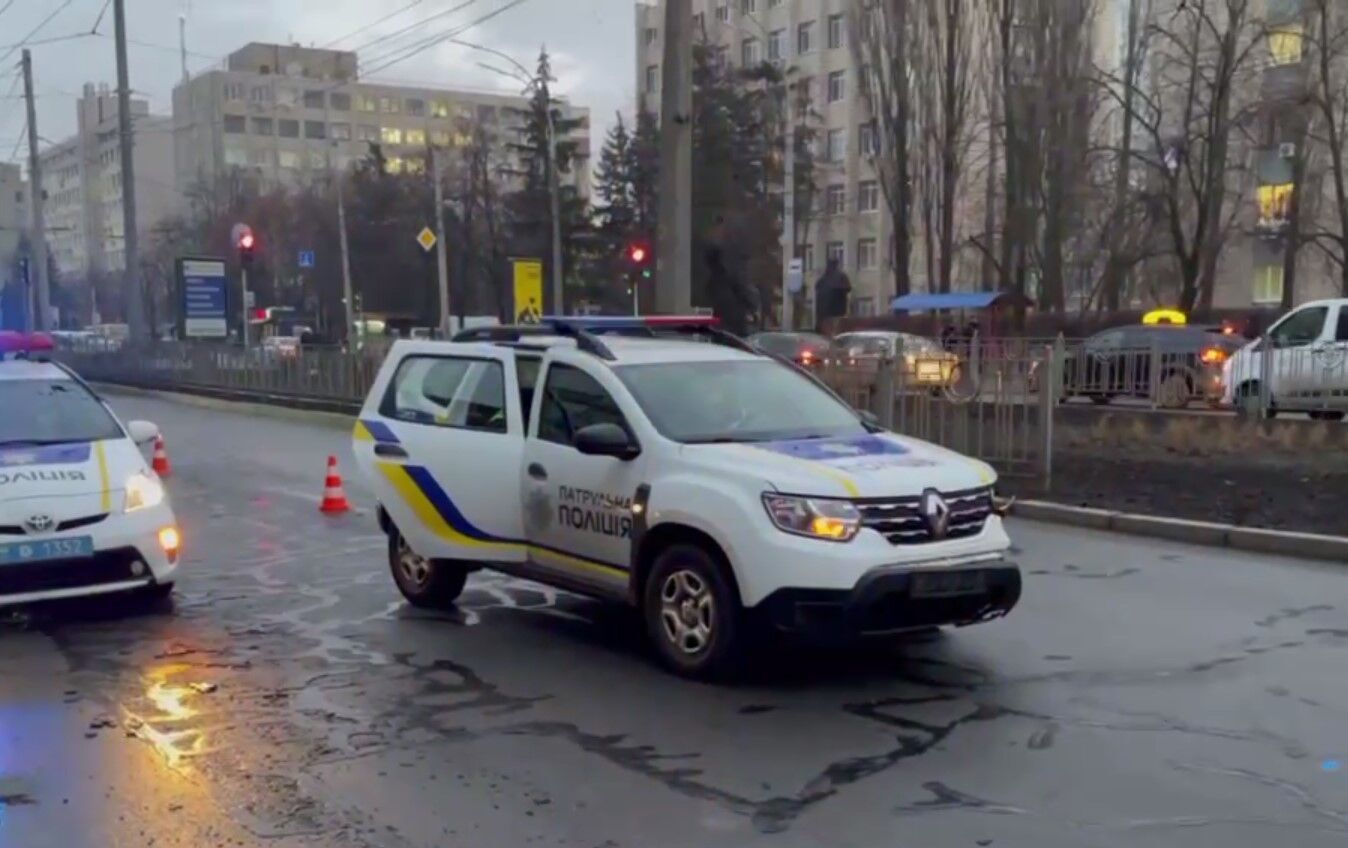 Зіткнулися автомобілі таксі та поліції.