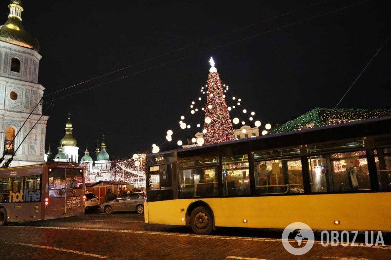 Празднование перекрыло движение троллейбусов