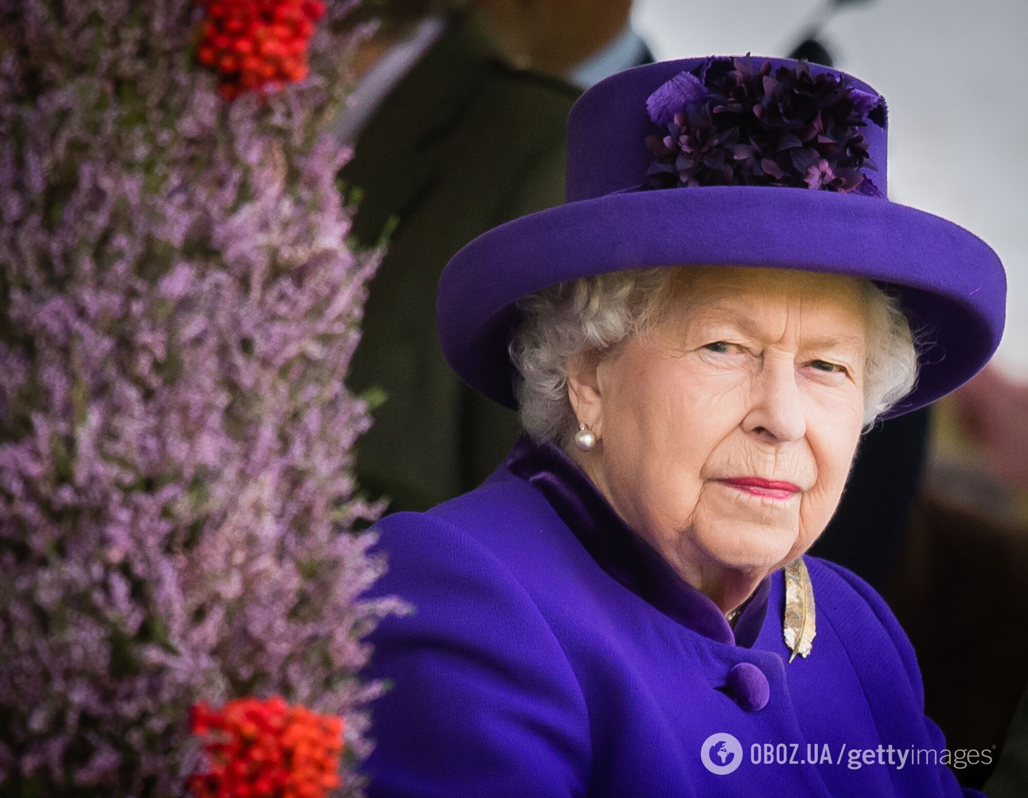 Королева обеспокоена частыми полётами принца Уильяма и его семьи на вертолетах