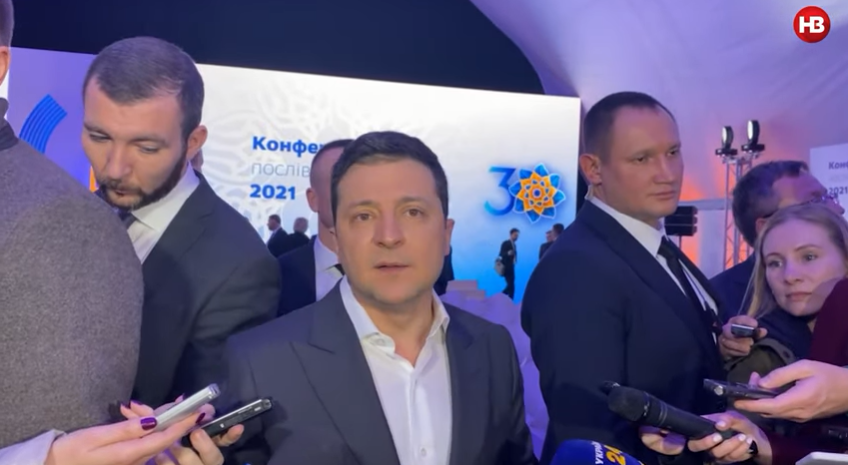 Зеленский прокомментировал объявление подозрения Порошенко