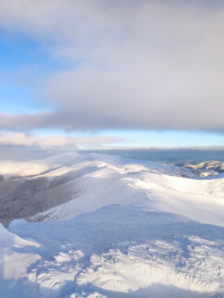 На горе Поп Иван выпало более 50 см снега