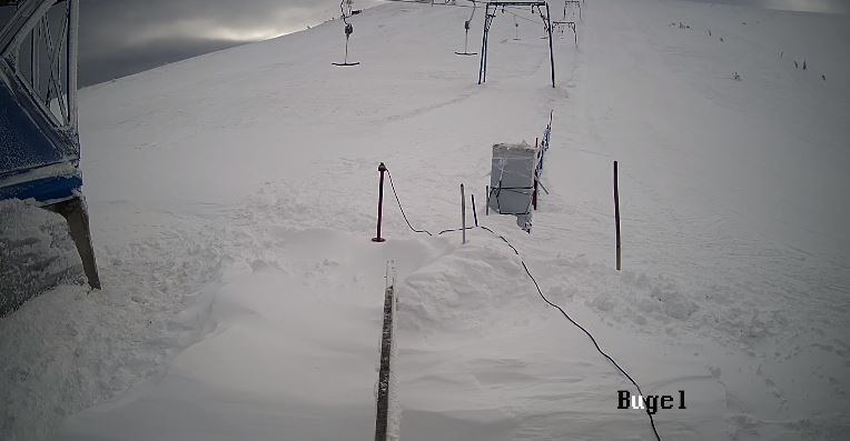 Гірськолижні курорти на заході України засипало снігом