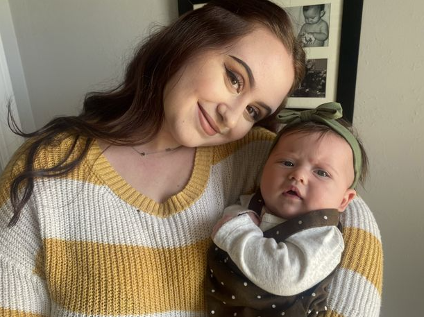 Харви со своим ребенком