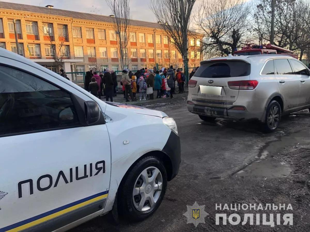 23 декабря в Бердянске "заминировали" сразу 17 школ