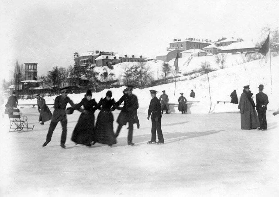1890-е, катание на зимнем пруду.