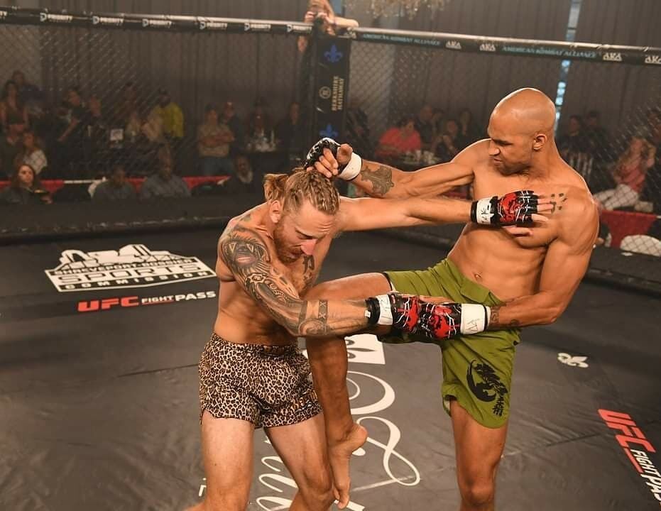 Бойца MMA убило взрывом на второй работе