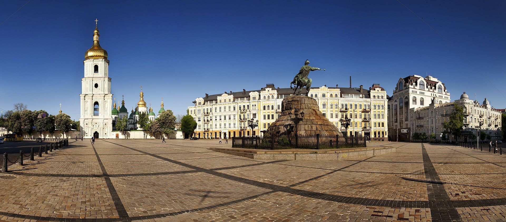 Панорама Софийской площади.