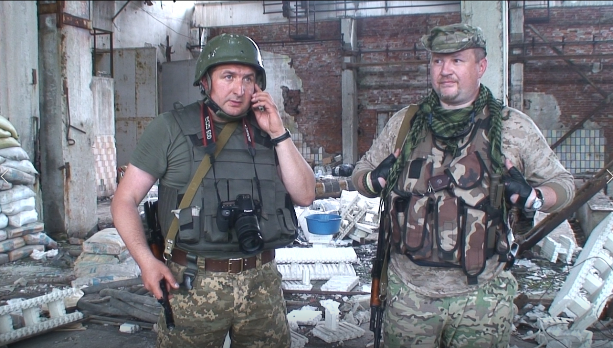 Военные журналисты Роман Драпак и Константин Машовец