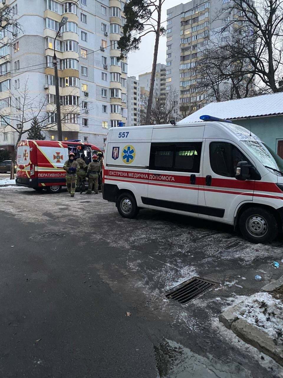 В Киеве во время пожара в многоэтажном доме погиб мужчина