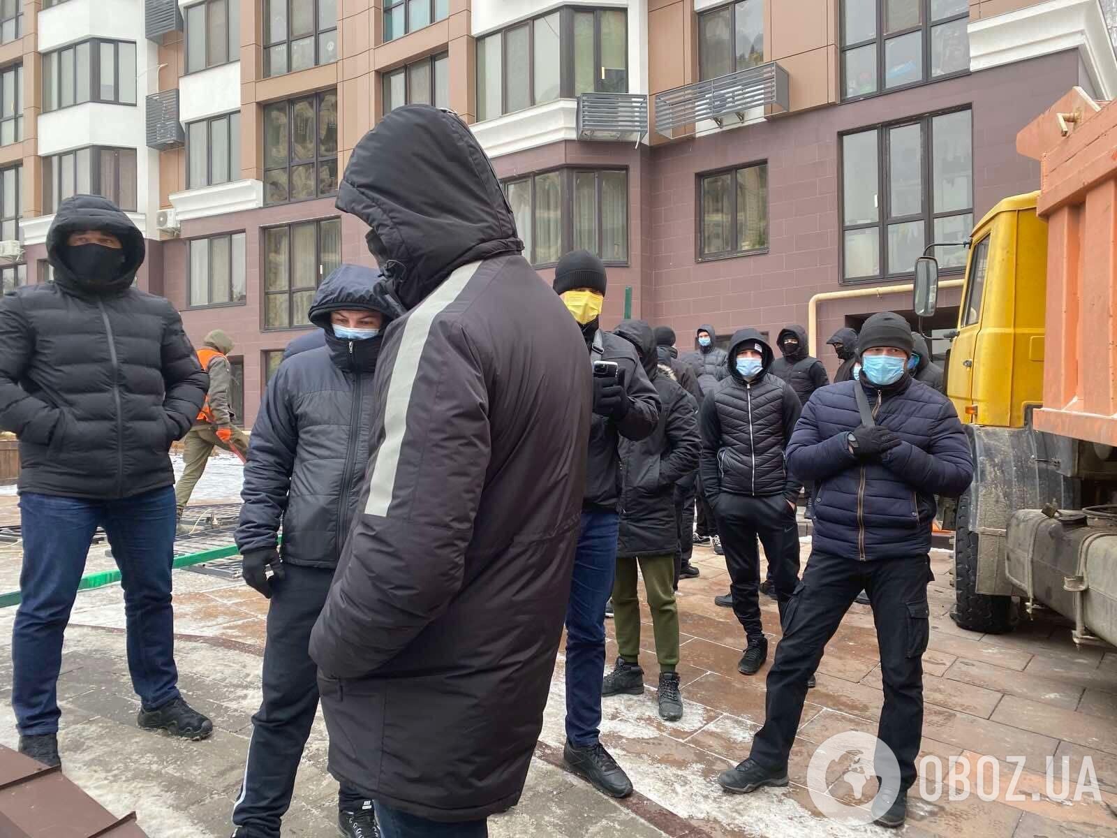 Свет по 5 гривен и бои за парковку: под Киевом застройщик устроил адскую жизнь владельцам квартир Echo Park