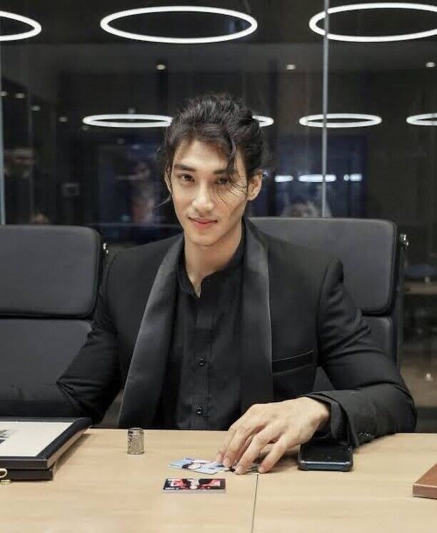 Паинг Такхон был признан самым красивым мужчиной-2021