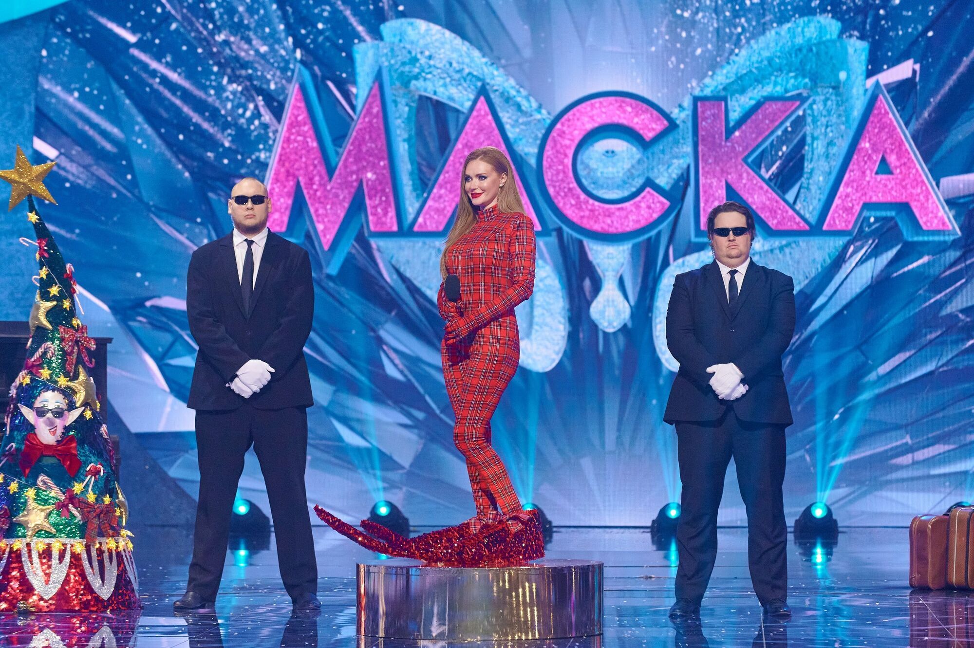 Шоу "Новогодняя Маска" на канале "Украина"