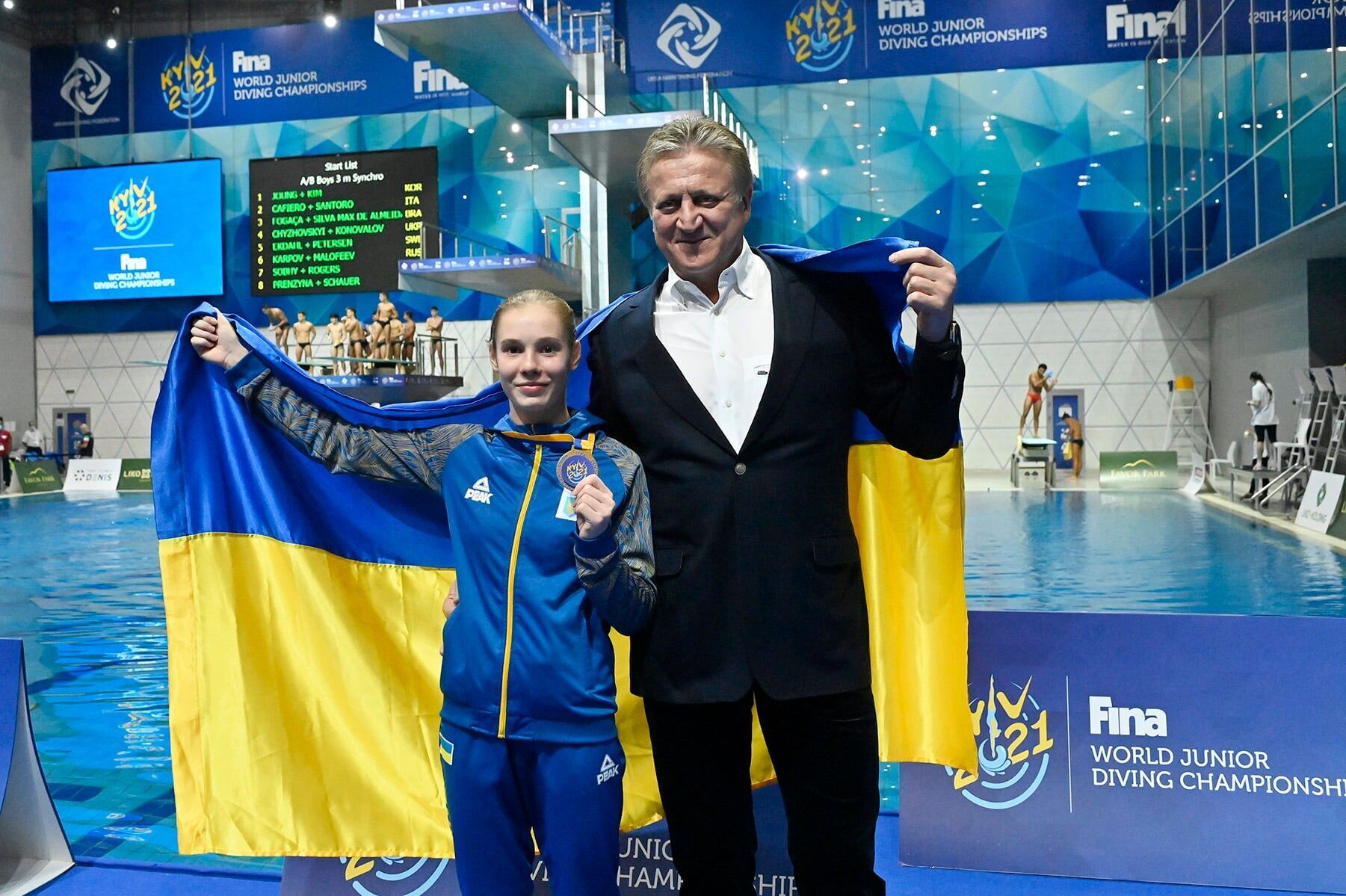 Ксения Байло с президентом Федерации Украины по прыжкам в воду Игорем Лысовым