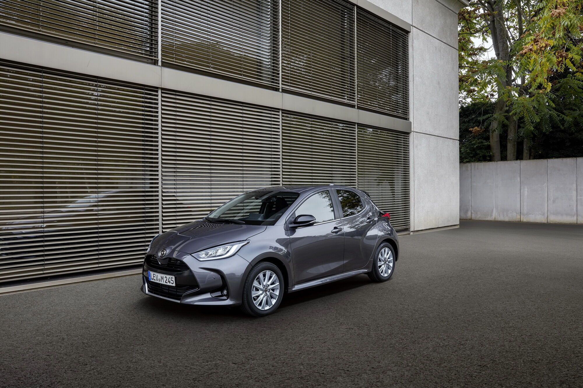 Mazda2 Hybrid создана в кооперации с Toyota