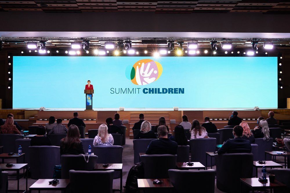 Елена Зеленская выступила на форуме "Украина 30. Саммит. Дети"