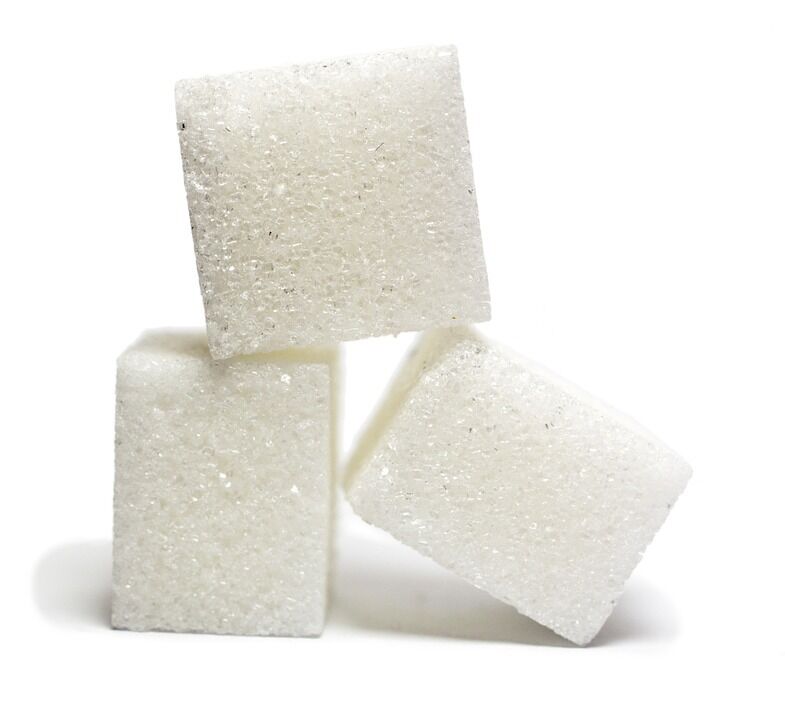 Надлишок цукру у раціоні шкодить організмові
