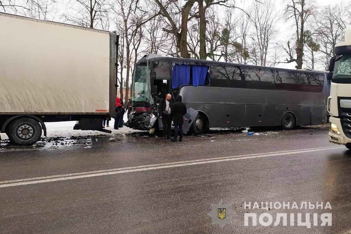 На месте ДТП работала полиция