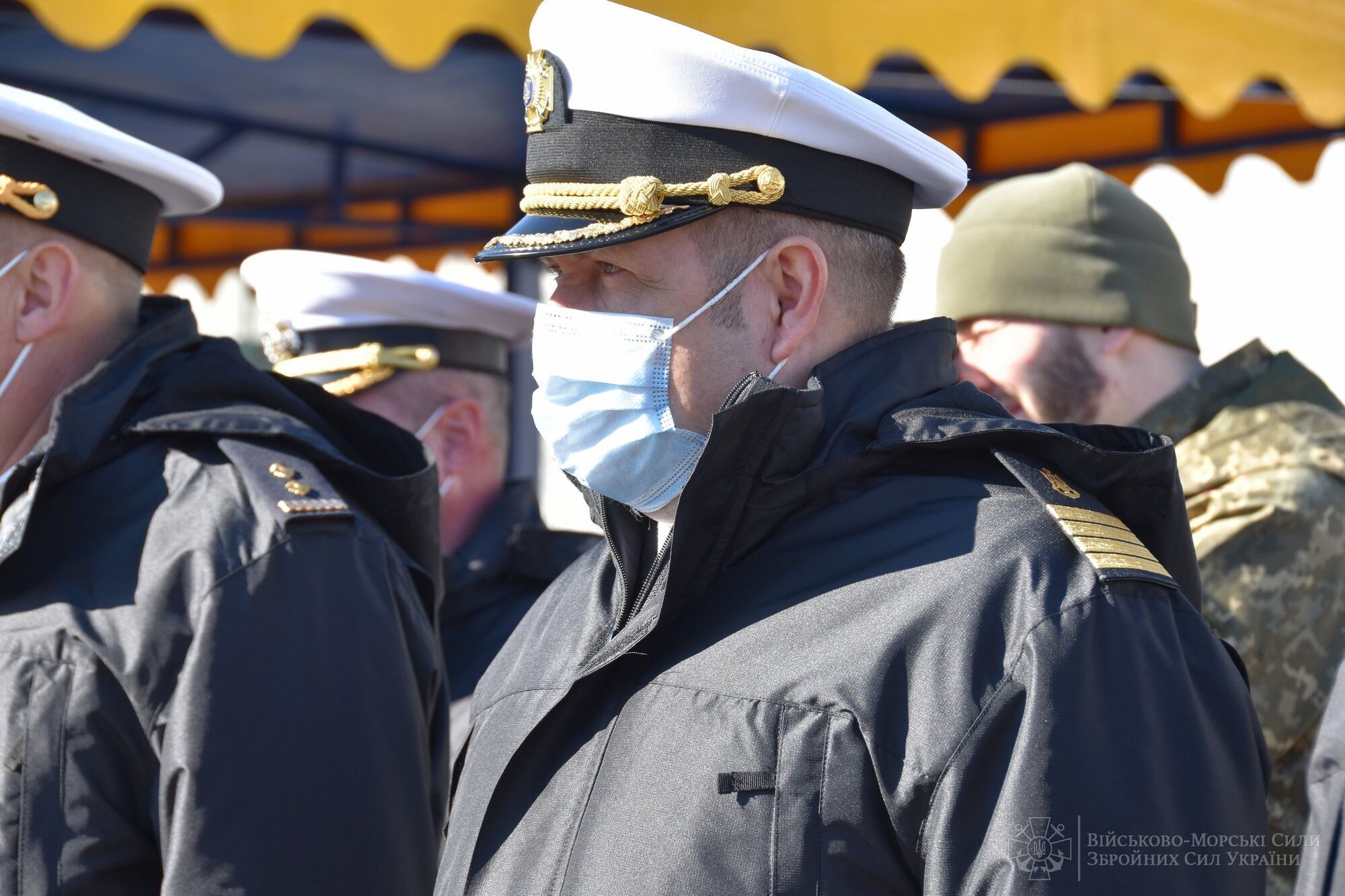 США передали ВМС Украины бронированные внедорожники "Хамви" и более 80 лодок. Фото