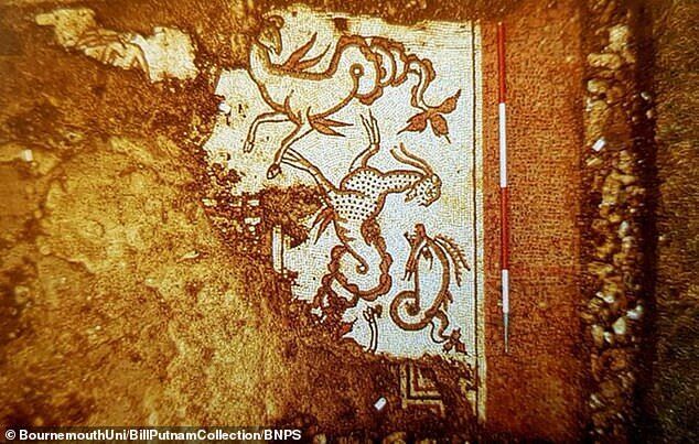 Одна из трех найденных в 1974 году римских мозаик