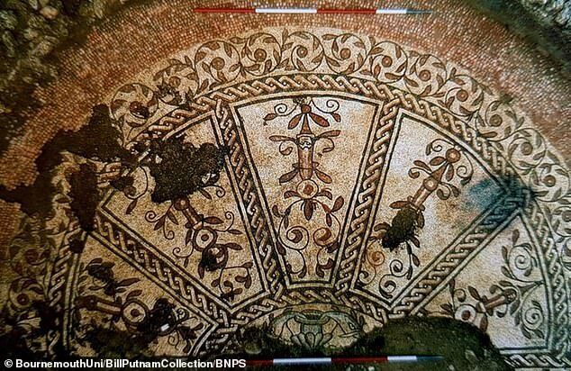 Фрагмент одной из трех найденных в 1974 году римских мозаик