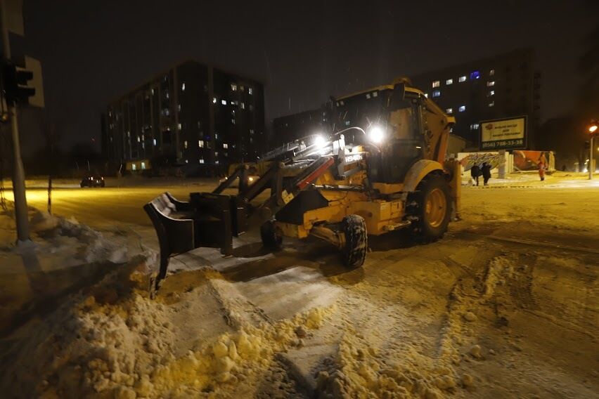 Снежный циклон обрушился на Украину: Днепр показал высший класс в борьбе с непогодой