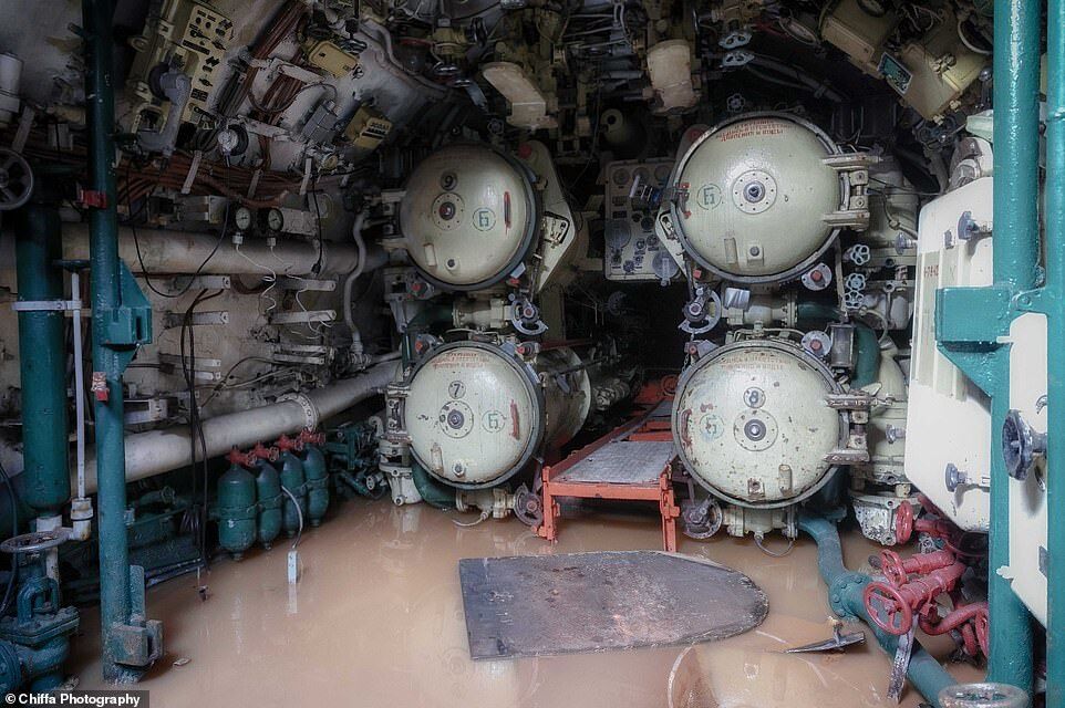 Фотографії радянського підводного човна.
