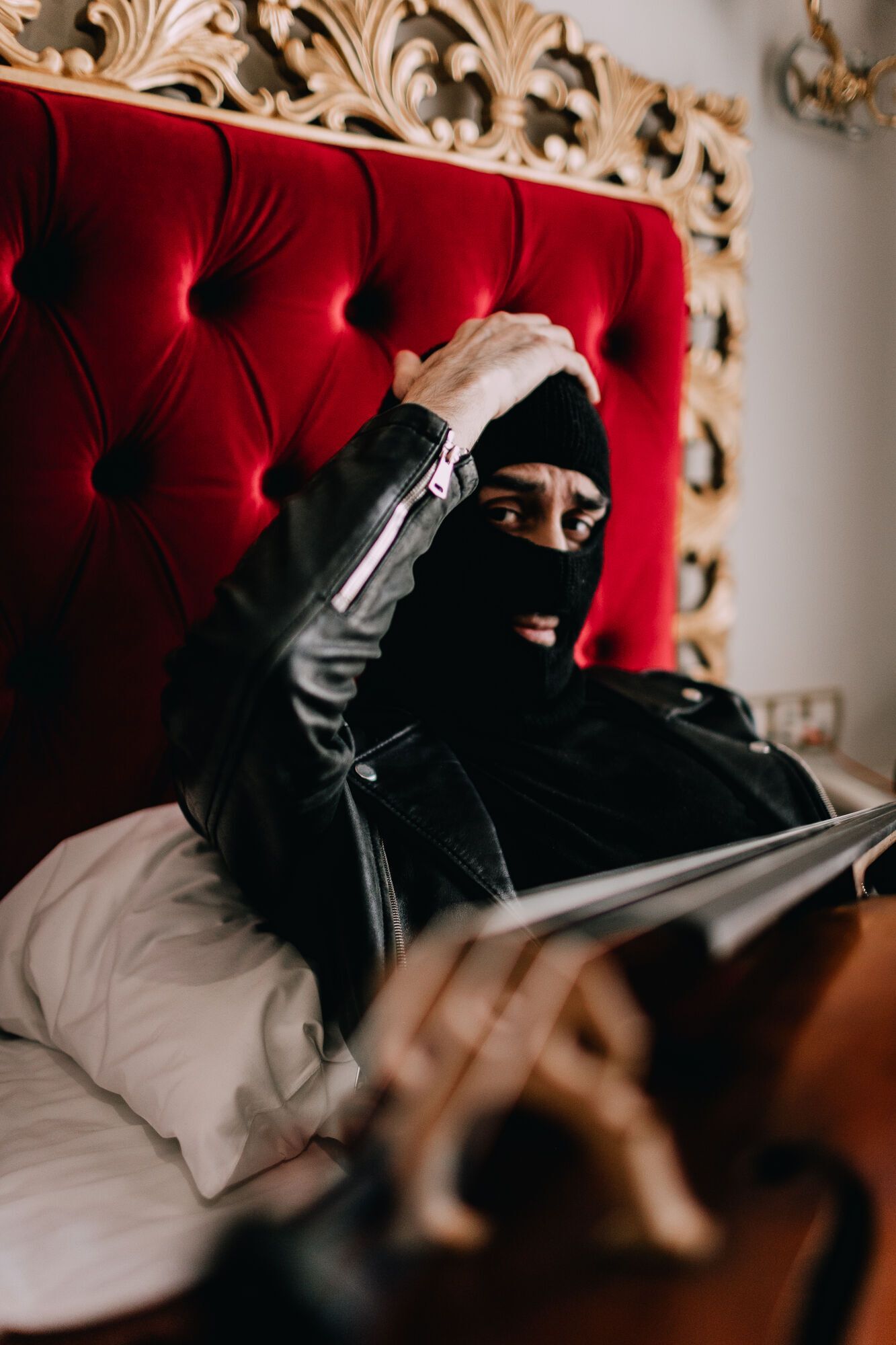 Відео доступно на YouTube з можливістю розглянути кожну деталь під різним кутом