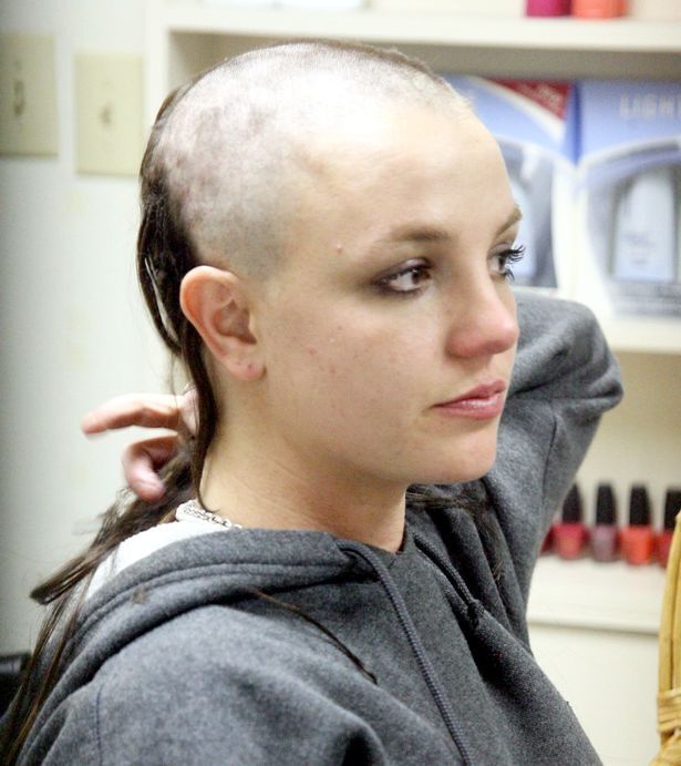 Бритни Спирс побрила голову в 2007