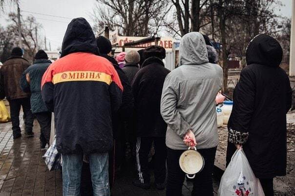 Приходити потрібно з своїм посудом.