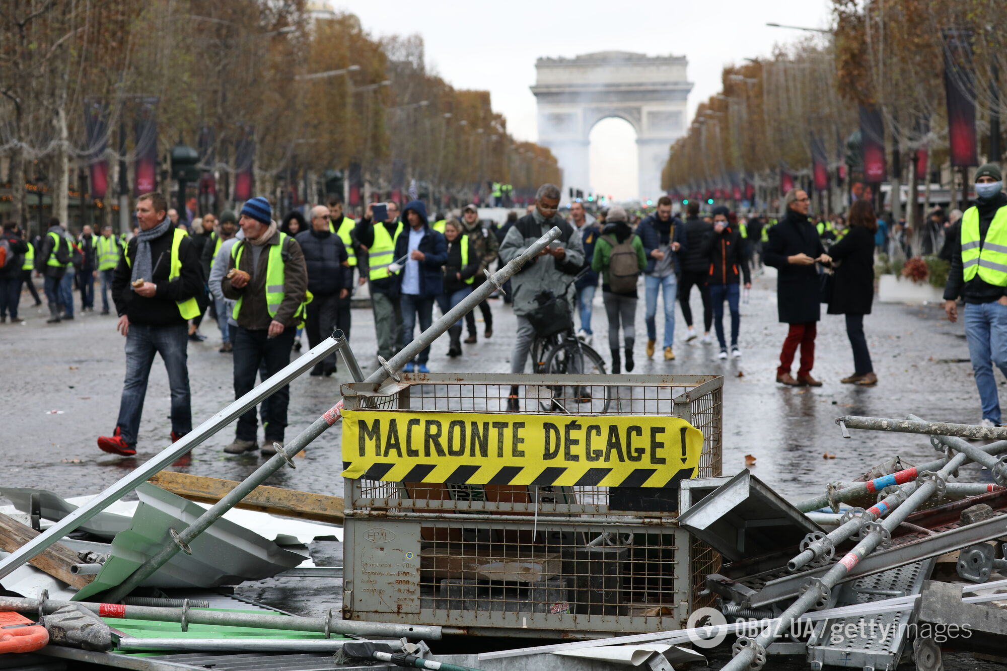 Баррикады на улицах Парижа 24 ноября 2018 года