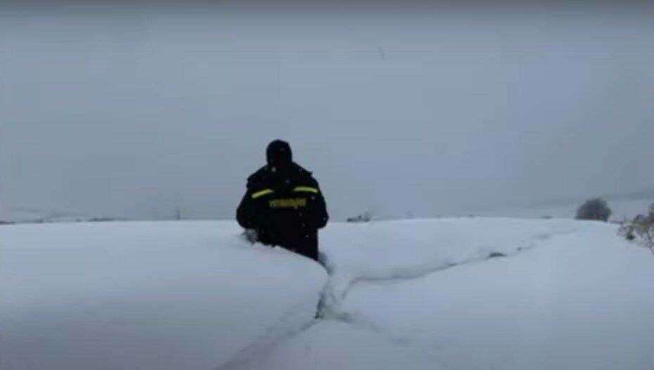 Снігові замети на Львівщині.