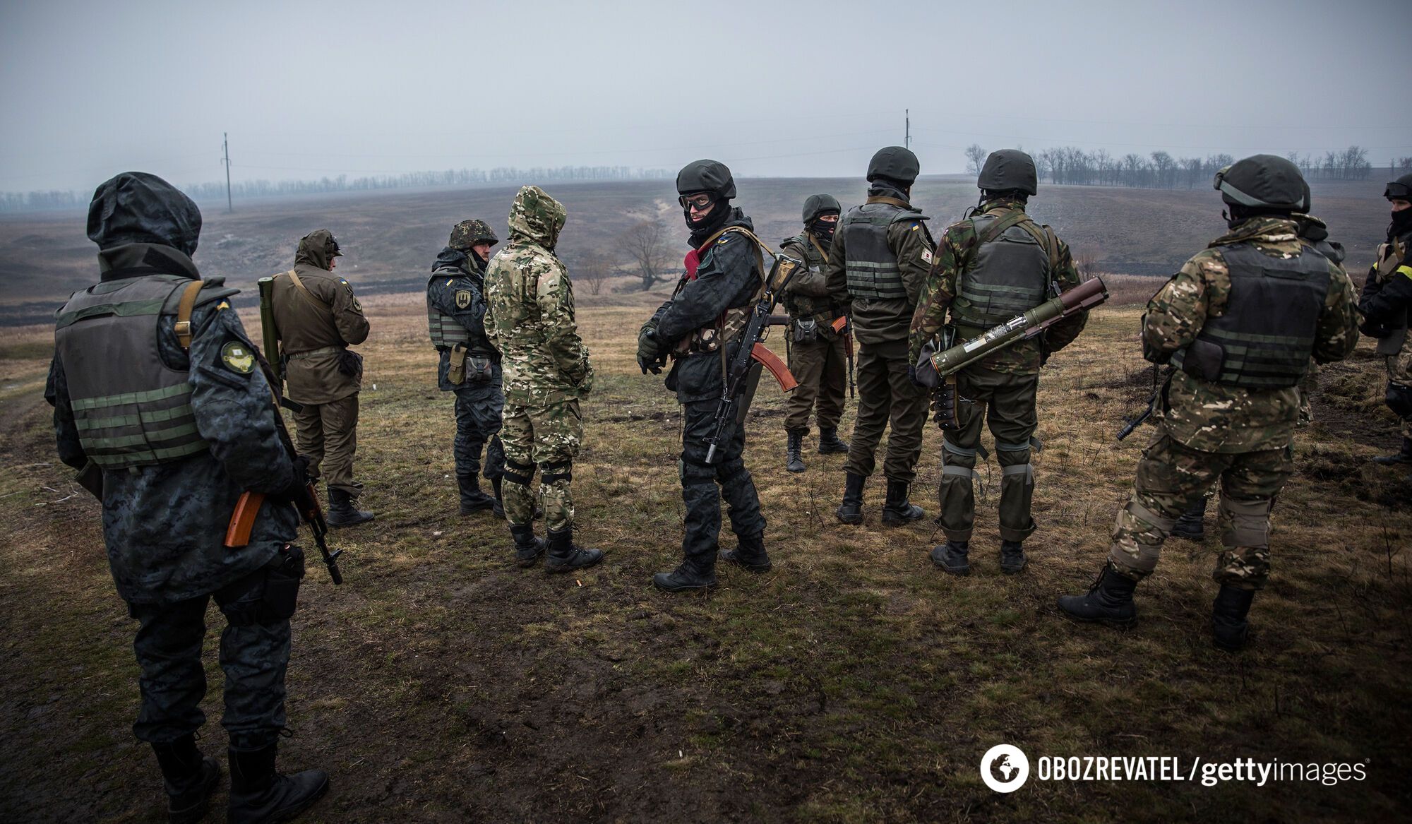 Украинские войска на тренировках вблизи города Мариуполь Донецкой области