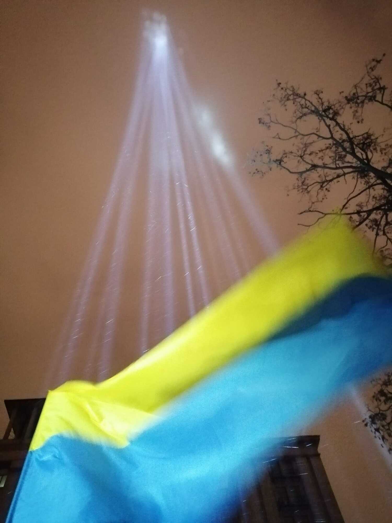 В Киеве зажгли Лучи достоинства.