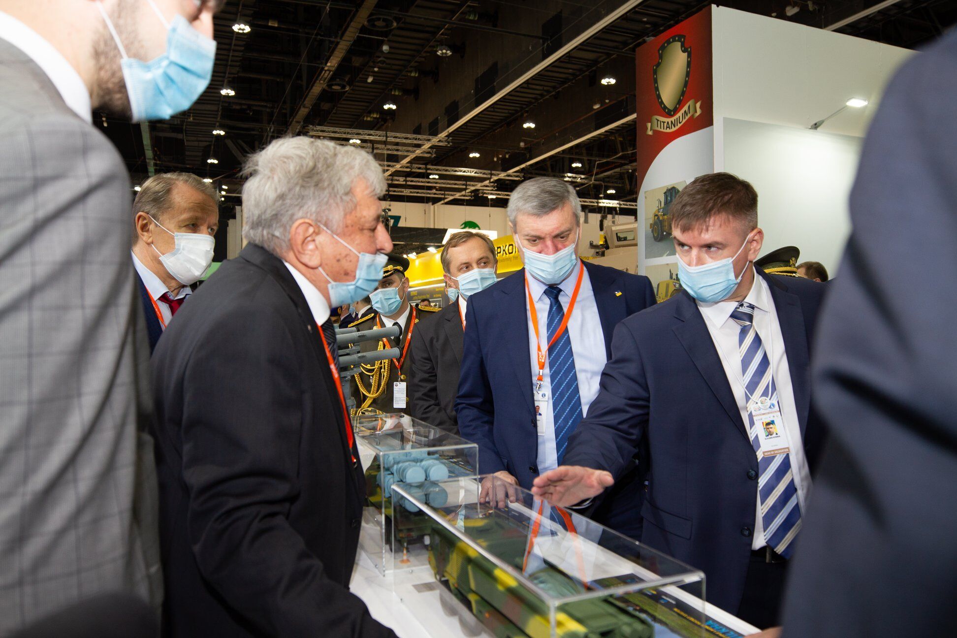 Олег Уруський на чолі української делегації відвідав виставку IDEX-2021.