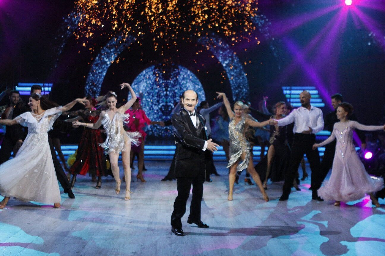 Григорий Чапкис выступил на сцене вместе с участниками шоу "Танцы со звездами".