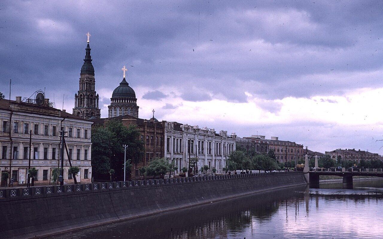 Краєвид Благовіщенського собору з берегів річки Харків