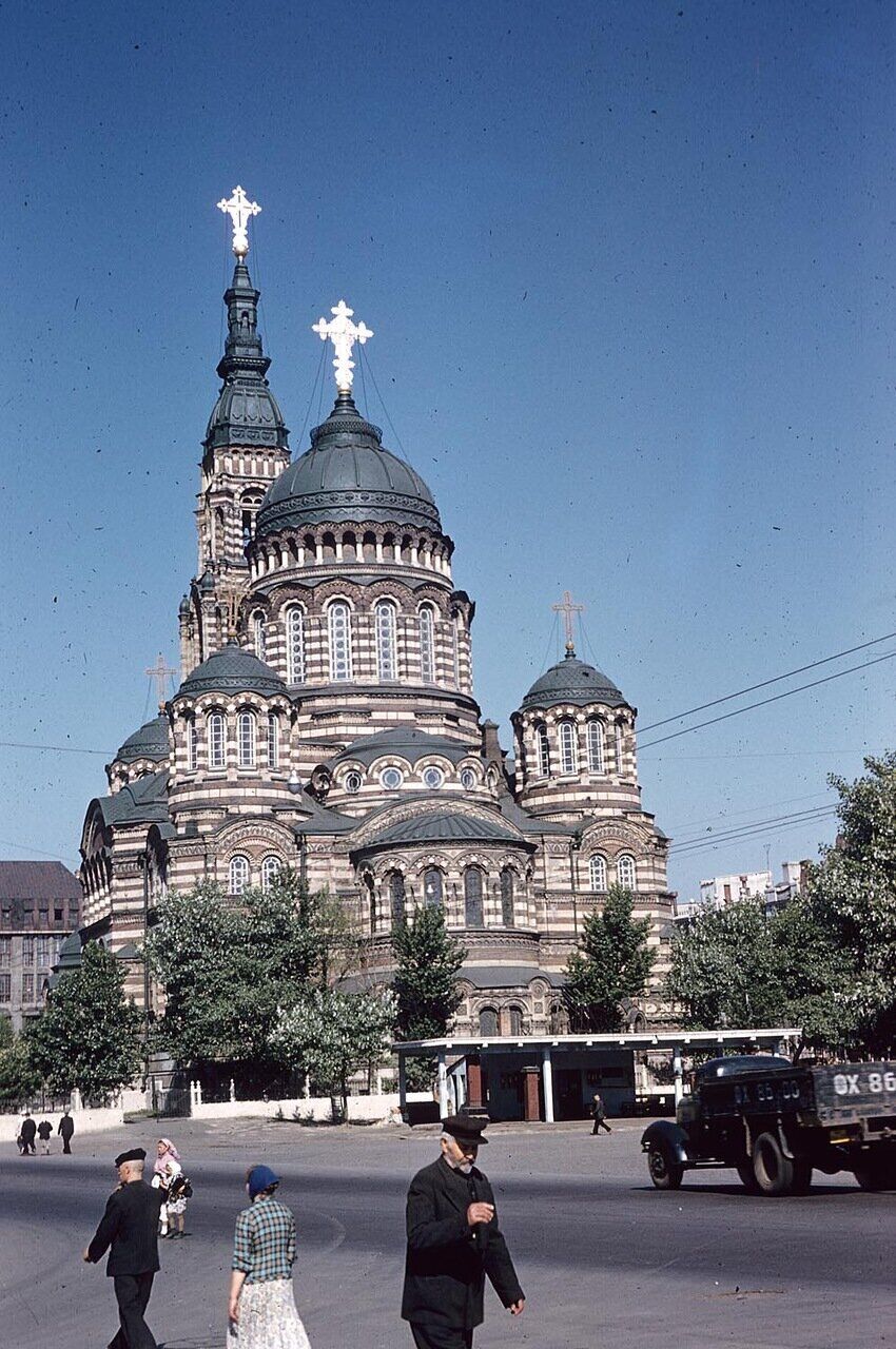 Вид куполов Благовещенского собора