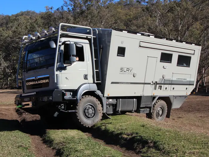 Commander 4x4 готов к покорению бездорожья