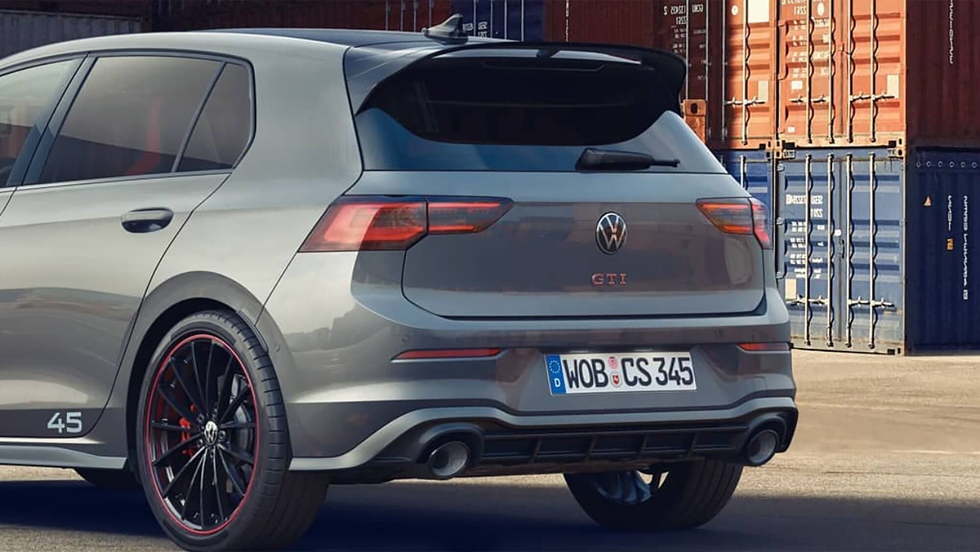 Задняя часть Volkswagen Golf GTI Edition 45