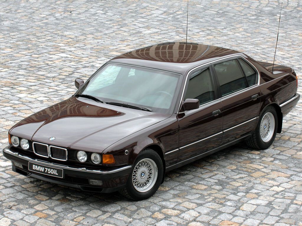 BMW 7-series – символ успіху і хорошого життя не тільки сьогодні, але і 30 років тому