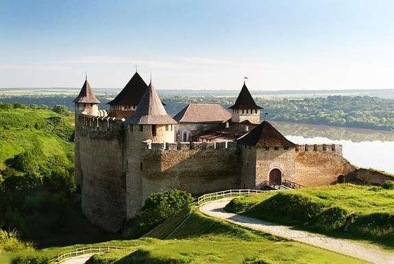 Хотинская крепость входит в семи чудес Украины.
