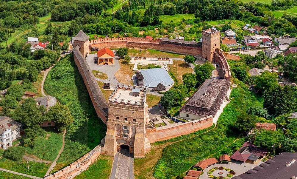 Луцкая крепость вид сверху – мощное сооружение Волыни.