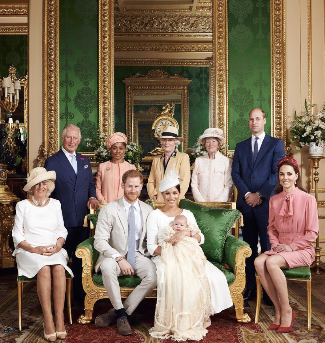 Британська королівська родина позує для фотосесії