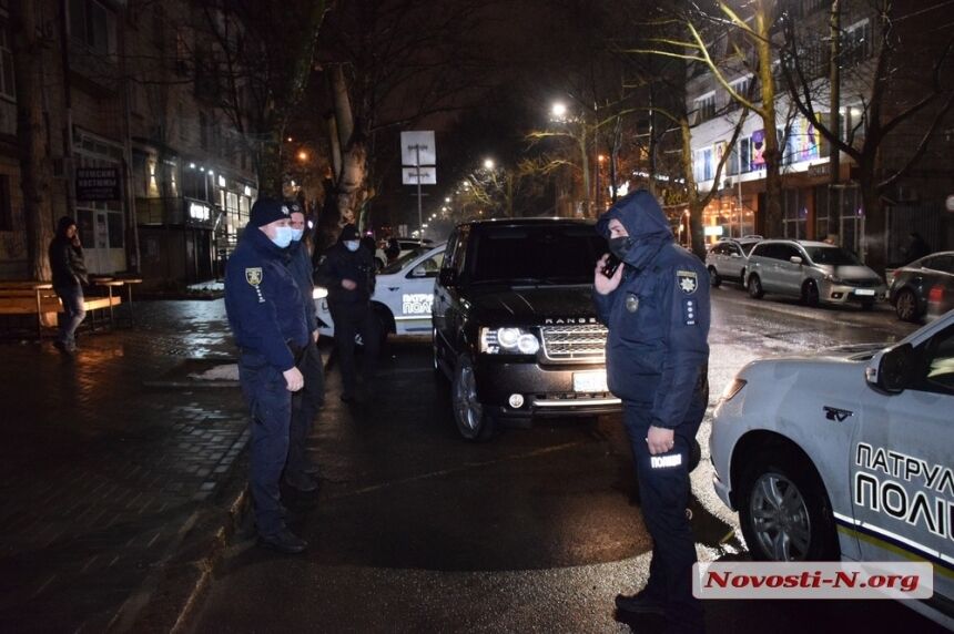 У Миколаєві п'яний чиновник на авто тікав від поліції та пропонував хабар. Фото