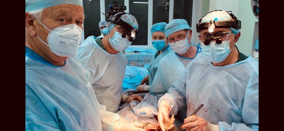 Лікарі на операції з пересадження серця