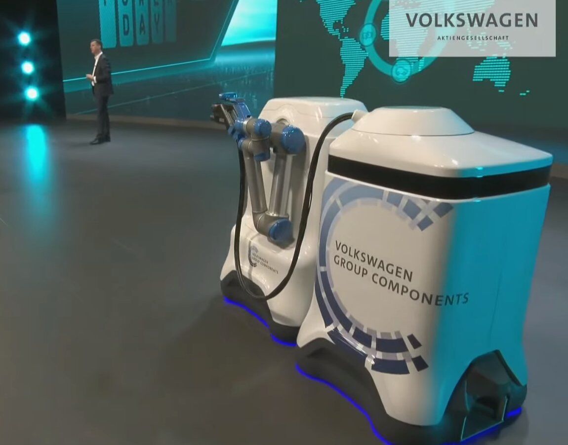 Зарядной робот Volkswagen для электрокаров