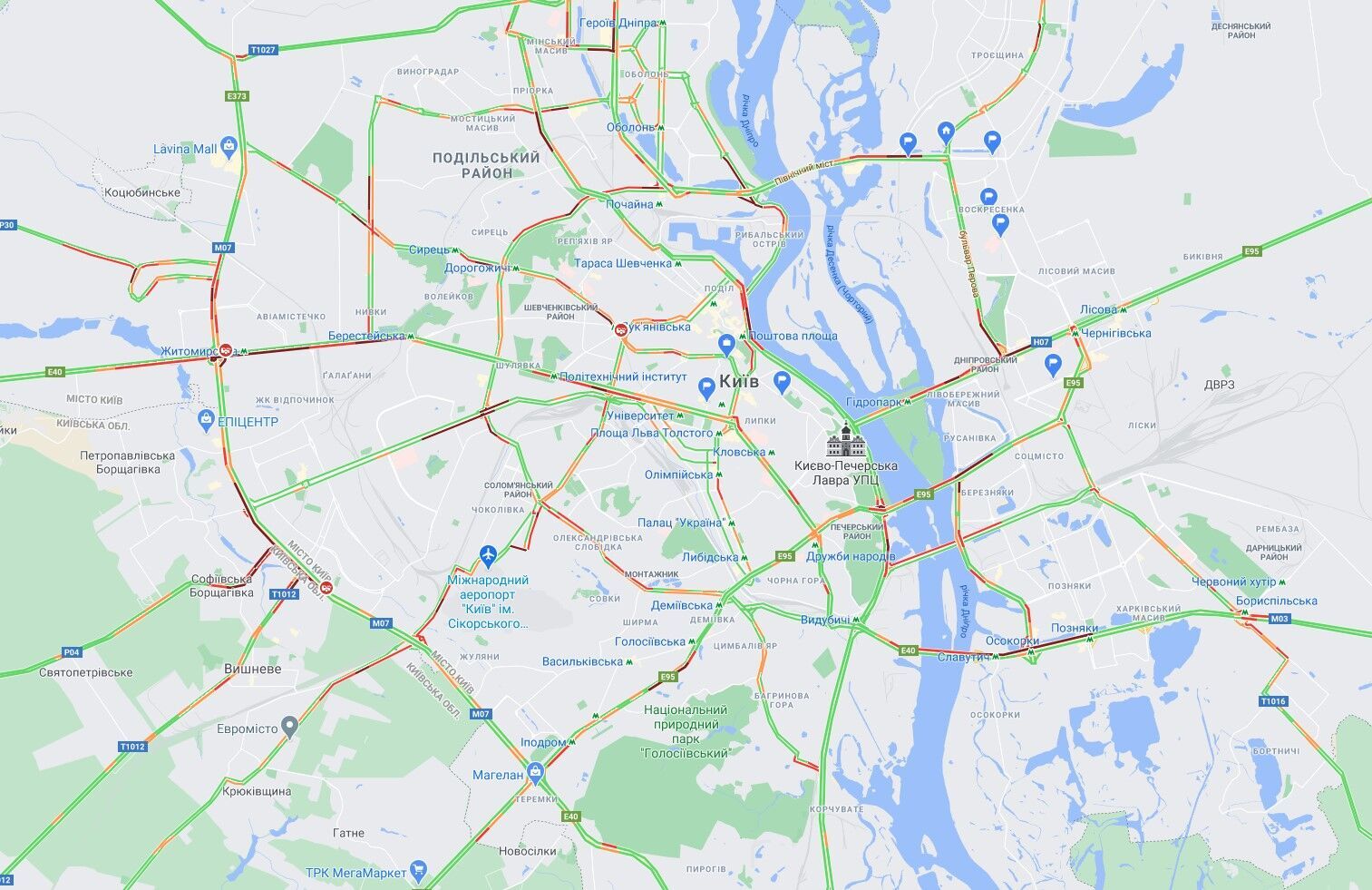 ДТП спровокували кілька серйозних заторів.