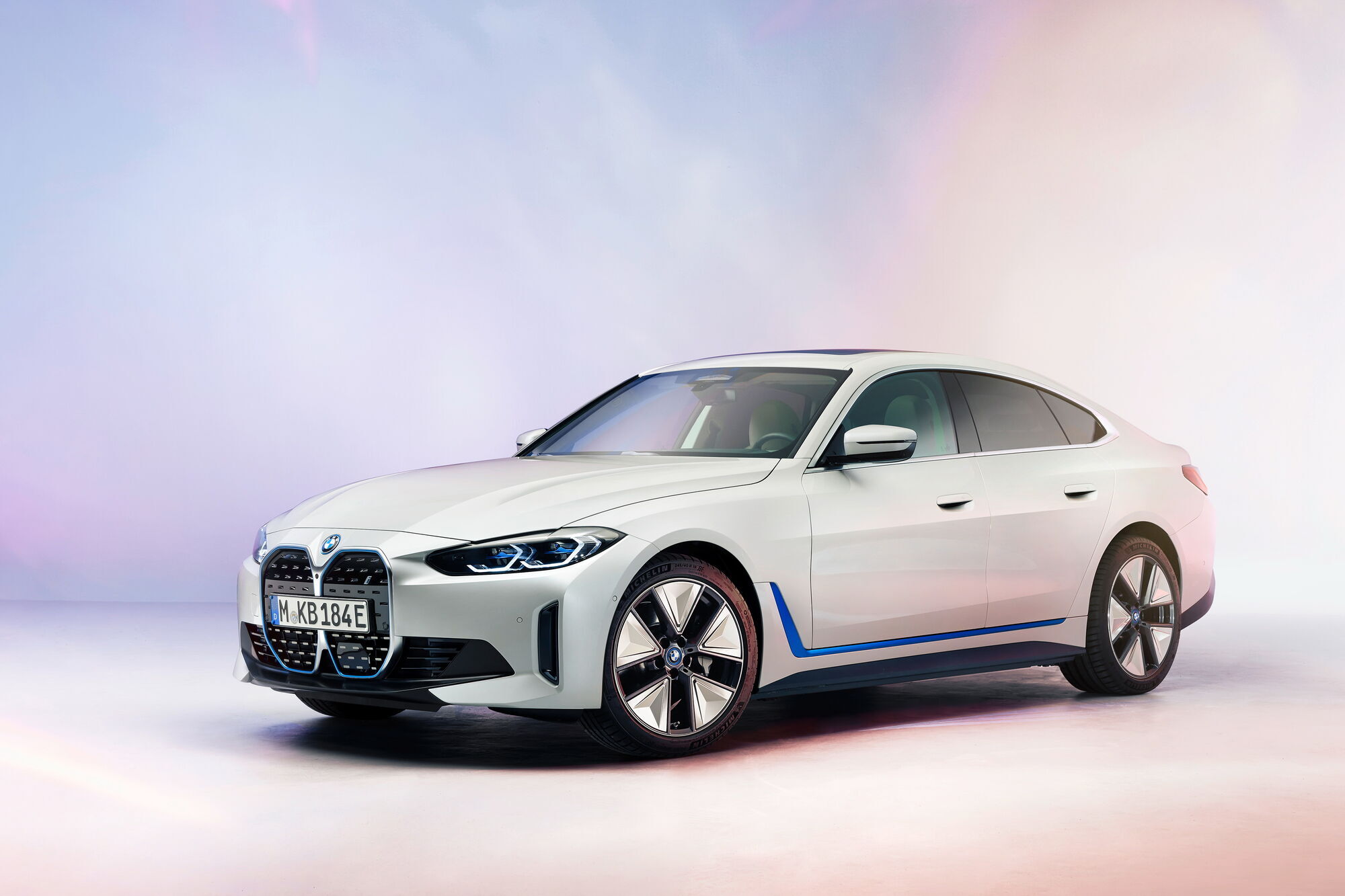 Цього року родина електромобілів поповниться спортседаном BMW i4
